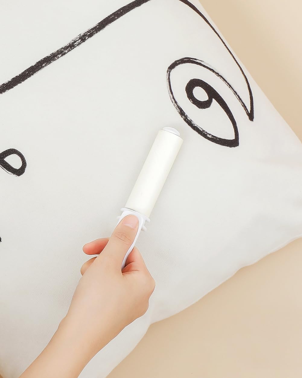 Mini Lint Roller Travel Size Refillable On The Go Lint Roller with Cap and 4 Refills Total 150 Extra Sticky Sheets for Pet Hair Lint Remover with Cover for Purse Bag Car (White)