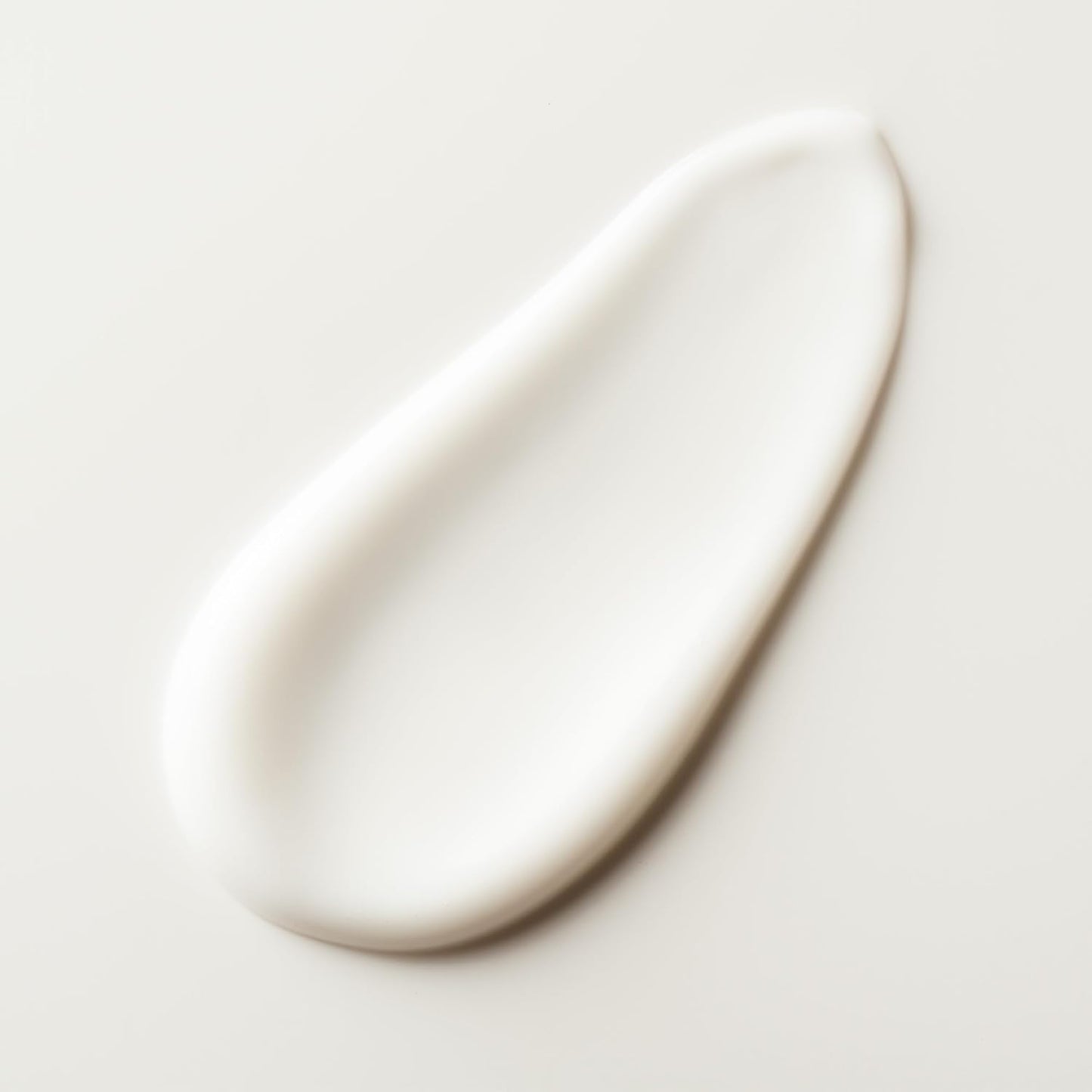 Tanologist Hydrating Daily Glow Body Lotion- Light/Medium, Gradual Tanning Lotion, No Fake Tan Smell, Streak-Free & Natural Looking Self Tanner, Moisturizing, Vegan, 8.45 fl. oz/250 ml Tube