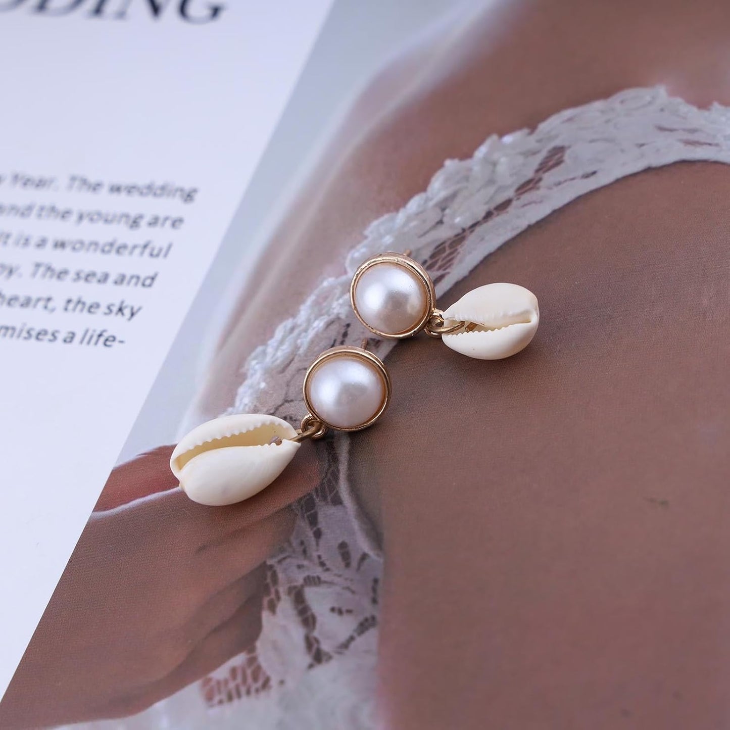 Vintage Pearl Shell Drop Earrings Gold Pearl Stud Earrings Cowrie Shell Dangle Earrings Natural Seashell Earrings Jewelry for Women