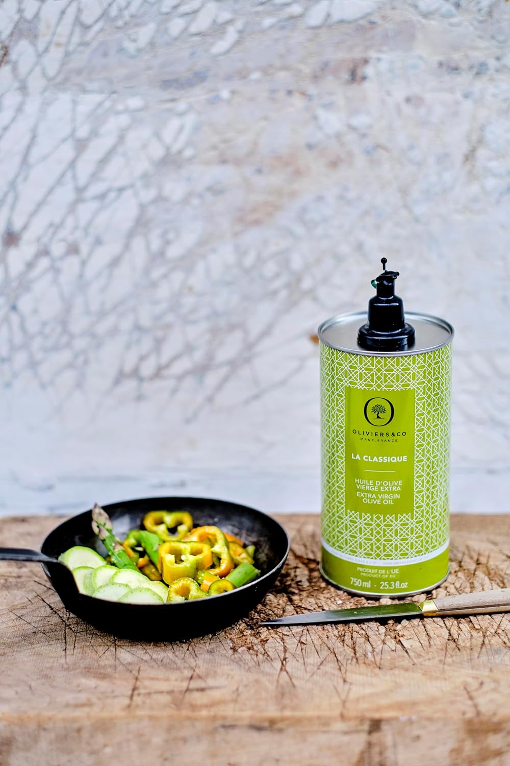 La Classique Extra Virgin Olive Oil by Oliviers&Co – Cold-Pressed Spanish EVOO | 100% Picual Olives | High in Polyphenols | Balanced, Smooth Flavor | All-Purpose Cooking Oil | 750 ml Tin